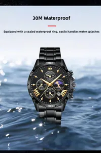 Vue détaillée d'une montre homme étanche avec chronographes et fond d'eau bleue dynamique