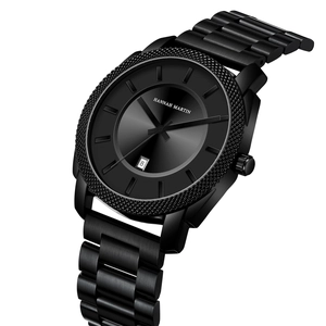Minimalistische schwarze Quarzuhr mit Edelstahlarmband und strukturierter Lünette