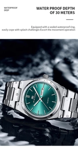 Détail d'une montre d'affaires étanche avec cadran vert émeraude et double affichage