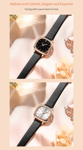 Detailansicht quadratischer Damen-Quarzuhren in Roségold mit Lederband auf Seide