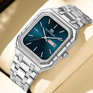 Montre en acier inoxydable argenté avec cadran carré bleu texturé et affichage de date
