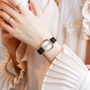 Minimalistische quadratische Quarzuhr für Damen mit schwarzem Lederband in Roségold