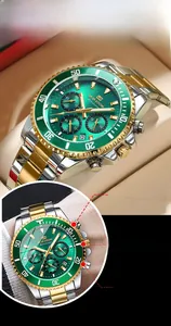 Detail des smaragdgrünen Zifferblatts mit 3D-Metallindizes auf der Bicolor-Uhr