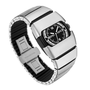 Montre à quartz futuriste en acier inoxydable avec bracelet argenté et cadran noir