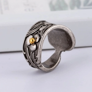 Vintage Stainless Steel Floral Embossed Wide Ring For Men Antique Silver Gold Tone Flower Pattern Retro Finger Jewelry