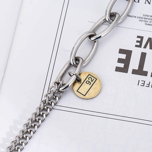 Bracelet chaîne hip hop en acier titane avec pendentif rond doré gravé 92