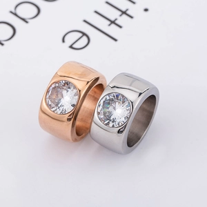Anelli larghi in acciaio al titanio oro rosa e argento con grandi zirconi stile business