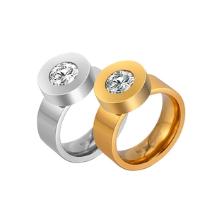 Bagues géométriques minimalistes en or et argent avec pierres rondes en zircone