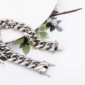 Poliertes silbernes Panzerarmband im Punk-Stil aus langlebigem Edelstahl-Material