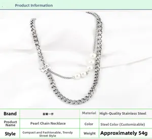 Détail du collier chaîne cubaine hip hop avec perles et pendentif lettre B en métal