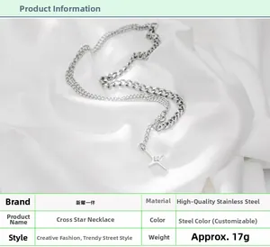 Detail einer Edelstahl Halskette mit Doppel-Kette und Kreuzstern-Anhänger auf Seide