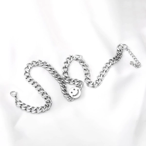 Collana a catena cubana in acciaio inossidabile argento con ciondolo a faccina sorridente