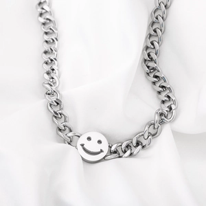 Collana unisex in acciaio inossidabile argento con ciondolo a faccina sorridente vuota
