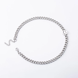 Collana a catena in acciaio inossidabile con ciondolo rotondo a forma di faccina sorridente
