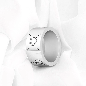 Bague large punk en acier inoxydable mat avec icônes de graffitis et sourires cools