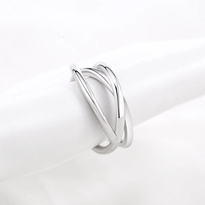 Minimalist silver interlocking triple-band geometric ring with polished finish