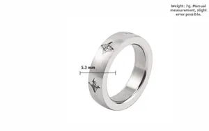 Detail view of 5.3mm matte silver star ring with zircon inlay and weight measurement
