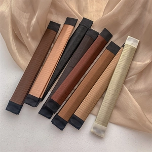 Kit d'accessoires chignon invisibles style français en divers tons de brun et beige