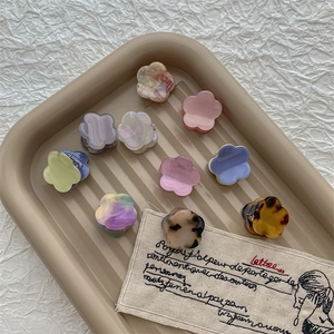 Mini Pince Crabe Fleur en Acétate de Cellulose Floral Estompé Écaille de Tortue Accessoires de Coiffure pour Femme Fille