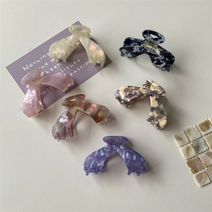 Retro acetate hair claw clips set in marble and pearlescent textures for women