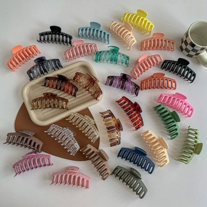 Elegant Large Matte Hair Claw Clip Plastic Shark Hairpin Strong Hold Styling Accessory For Women Girls Hair Clips