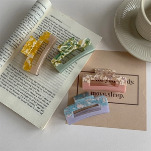 Elegant rectangle acetate claw clips set in marble and solid color patchwork design