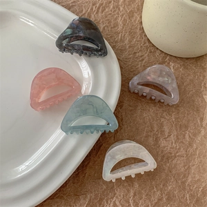 Lot de cinq mini-pinces à cheveux élégantes avec texture marbrée en couleurs pastel