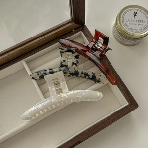 Three-piece French style acetate hair claw set with tortoiseshell and leopard patterns