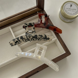 French Style Vintage PVC Hair Claw Clip For Women Elegant Marble Tortoise Pattern Handmade Shark Clip Hair Accessories