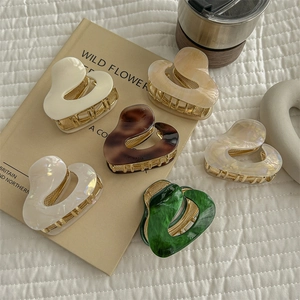 Irregular Acetate Heart Hair Claw Clip French Vintage Marble Pattern Shark Clip Elegant Gold Metal Teeth Hair Accessory For Women