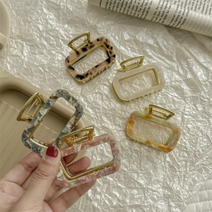 Lot de 5 pinces à cheveux carrées évidées en acétate avec motifs marbre et écaille