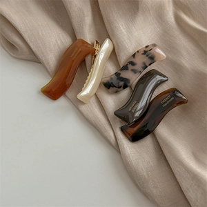 Lot de 4 élégantes barrettes à cheveux ondulées en acétate, ambre, blanc perle et écaille