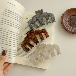 French Vintage High End Acetate Hair Claw Clip For Women Large Marbled Tortoiseshell Shark Clip Elegant Handmade Hair Clip