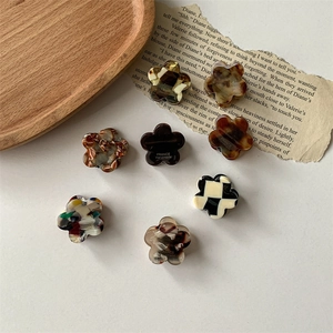 Lot de mini pinces à cheveux élégantes en acétate avec motifs de fleurs et damier