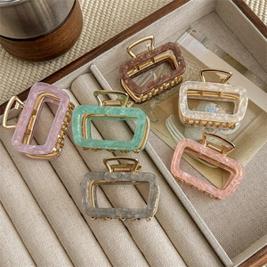 Lot de 6 pinces à cheveux carrées en acétate aux tons pastel et motifs marbrés
