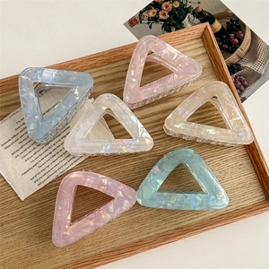 Pince à Cheveux Femme Triangle Iridescent Ajouré Texture Künstliche Perle Géométrique Minimaliste Pince Requin Accessoire Cheveux Élégant