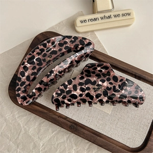 French Vintage Leopard Print PVC Hair Claw Clip Large Tortoiseshell Pattern Hair Jaw Clips For Women Fashion Hair Accessories