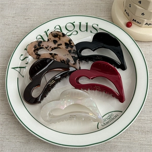 French Style Heart Shaped Acetate Hair Claw Clips Gold Label Large Shark Clips For Women Elegant Hair Styling Accessories