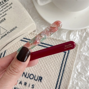 Barrettes à cheveux françaises en acétate fleuri et bordeaux avec lettrage doré