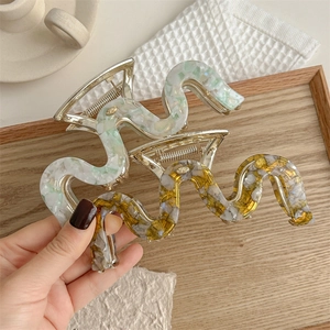 Large 14cm wave alloy hair claw clips with elegant marble pattern resin for women