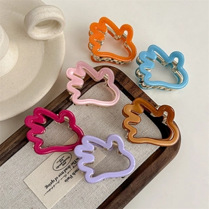Lot de six mini pinces à cheveux en acétate coloré en forme de main, tons pastels