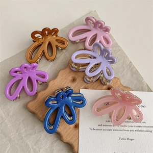 Blumen Haarspangen Set aus Acetat in sechs verschiedenen Pastellfarben im koreanischen Stil