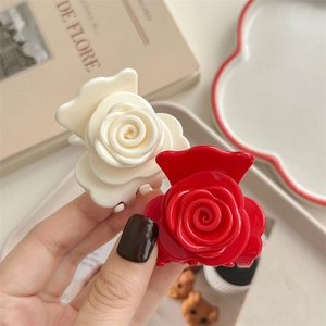 Pinces à cheveux élégantes en forme de rose 3D, blanc crème et rouge vif, fini mat