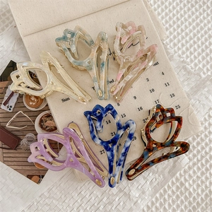 Elegantes pinzas para el cabello con forma de tulipán en acetato con resorte de metal dorado