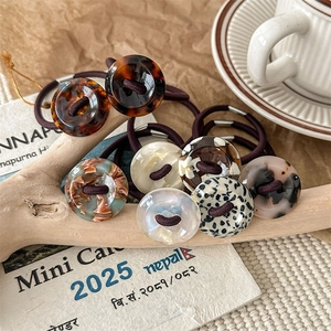 Set of 8 vintage resin hair ties with tortoiseshell and amber patterns for high ponytails