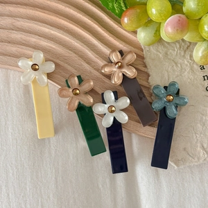 Five pieces of Korean style ice-blue floral hair clips with matte resin flower petals