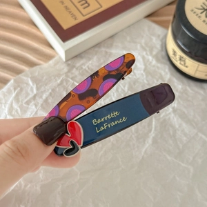Barrettes françaises pour femmes avec motifs léopard et cœur en violet et bleu