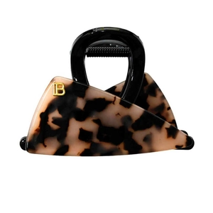 Pince à cheveux triangle motif léopard avec logo B doré pour des coiffures élégantes