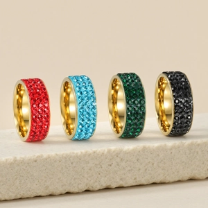 Anillo de Acero de Titanio de Tres Filas de Strass para Hombres Mujeres Bañado en Oro Anillo de Banda de Diamantes Joyería