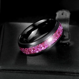 Bague pour homme en acier titane noir ornée d'une incrustation d'améthyste violette